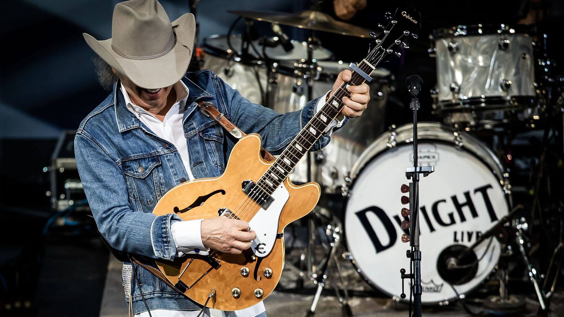 Dwight Yoakam show image